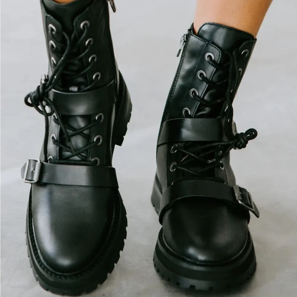 Dolce Vita Ronson Black Leather Lug Sole Lace Up Booties w Buckles Size 7.5 NIB